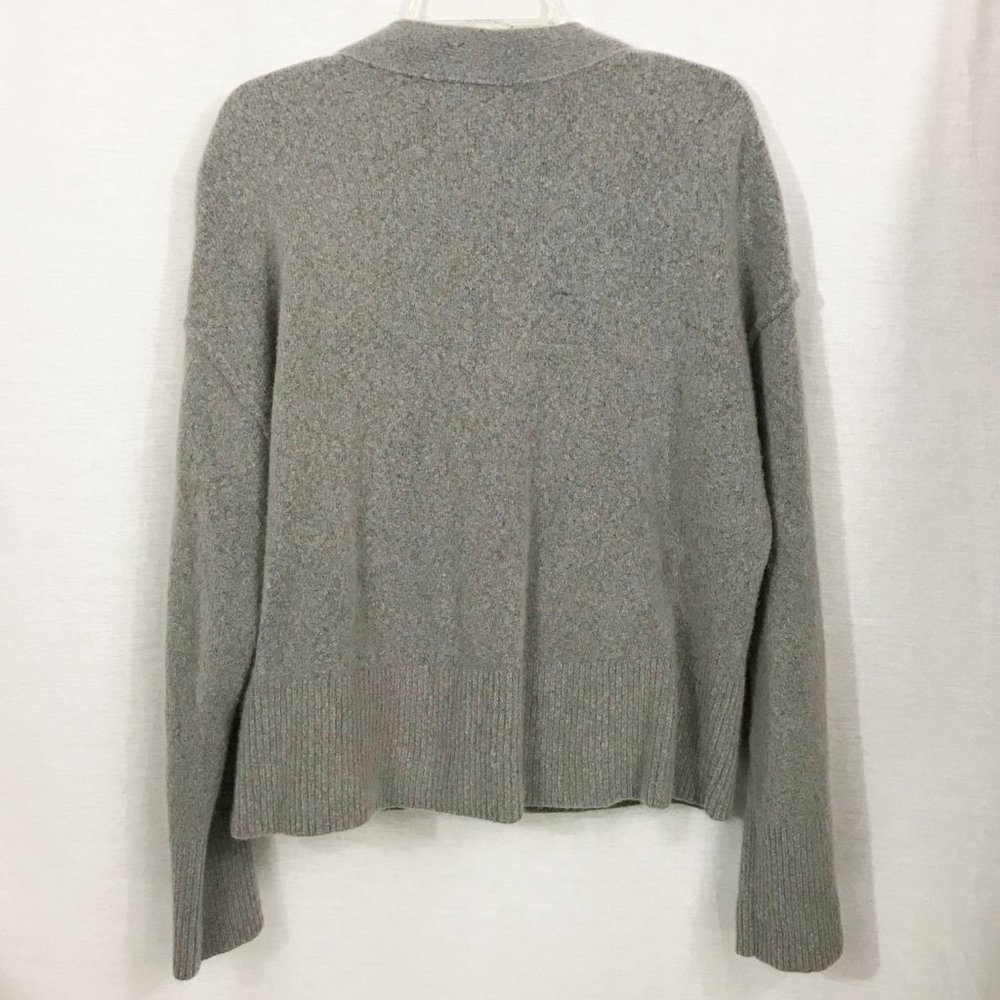 H&M Oversized 3 Button Sweater Cardigan Size L EUC - Picture 7 of 7